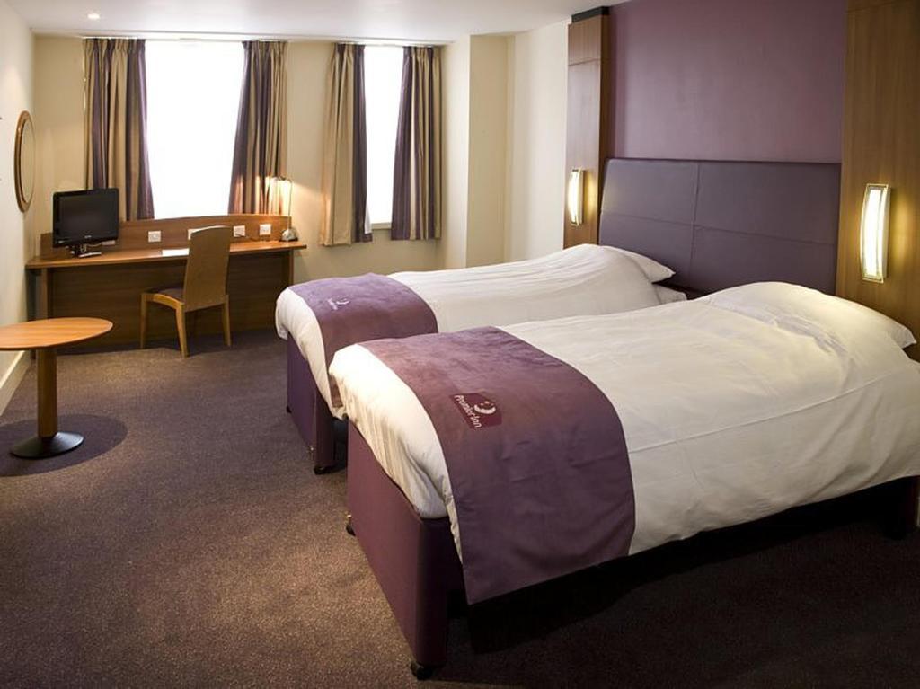 Premier Inn Tring Cameră foto